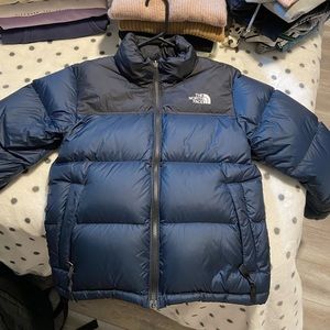 Manteau nuptse xsmall femme, en parfait état. Porté 1-2 fois